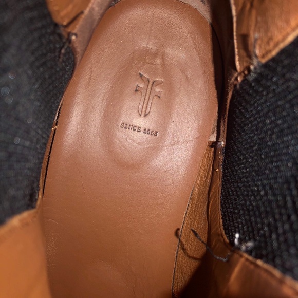 Frye Men’s Chelsea Boots - Picture 5 of 5